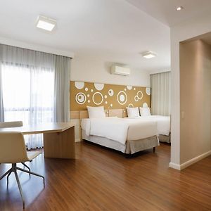 One-Bedroom Apartment One Queen Bed One Single Bed